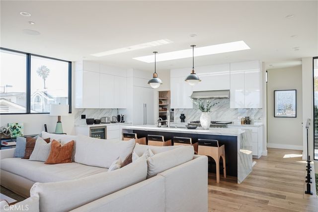 3203 Vista Drive, Manhattan Beach, CA 90266