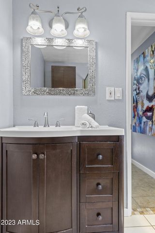 8308 E MINNEZONA Avenue, Scottsdale, AZ 85251
