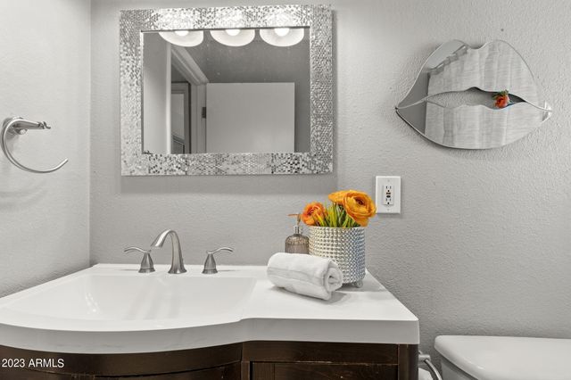 8308 E MINNEZONA Avenue, Scottsdale, AZ 85251