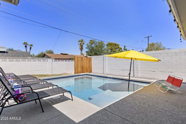 8308 E MINNEZONA Avenue, Scottsdale, AZ 85251
