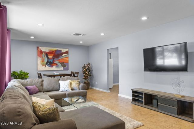 8308 E MINNEZONA Avenue, Scottsdale, AZ 85251
