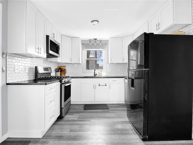 32 Hamlin Avenue, Warwick, RI 02889