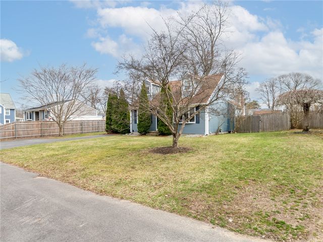 32 Hamlin Avenue, Warwick, RI 02889