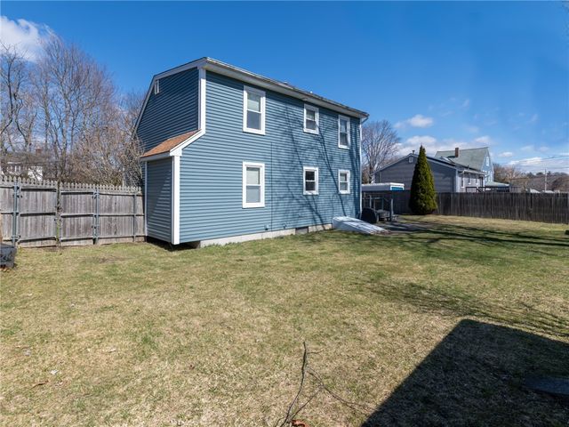 32 Hamlin Avenue, Warwick, RI 02889
