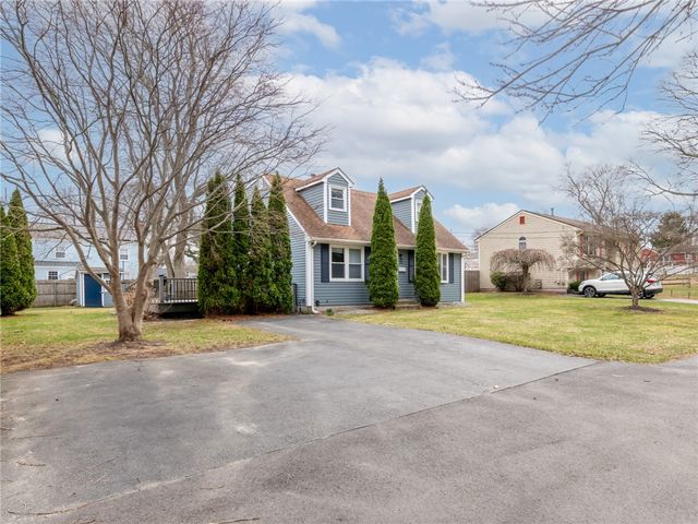 32 Hamlin Avenue, Warwick, RI 02889