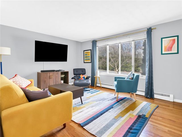 32 Hamlin Avenue, Warwick, RI 02889