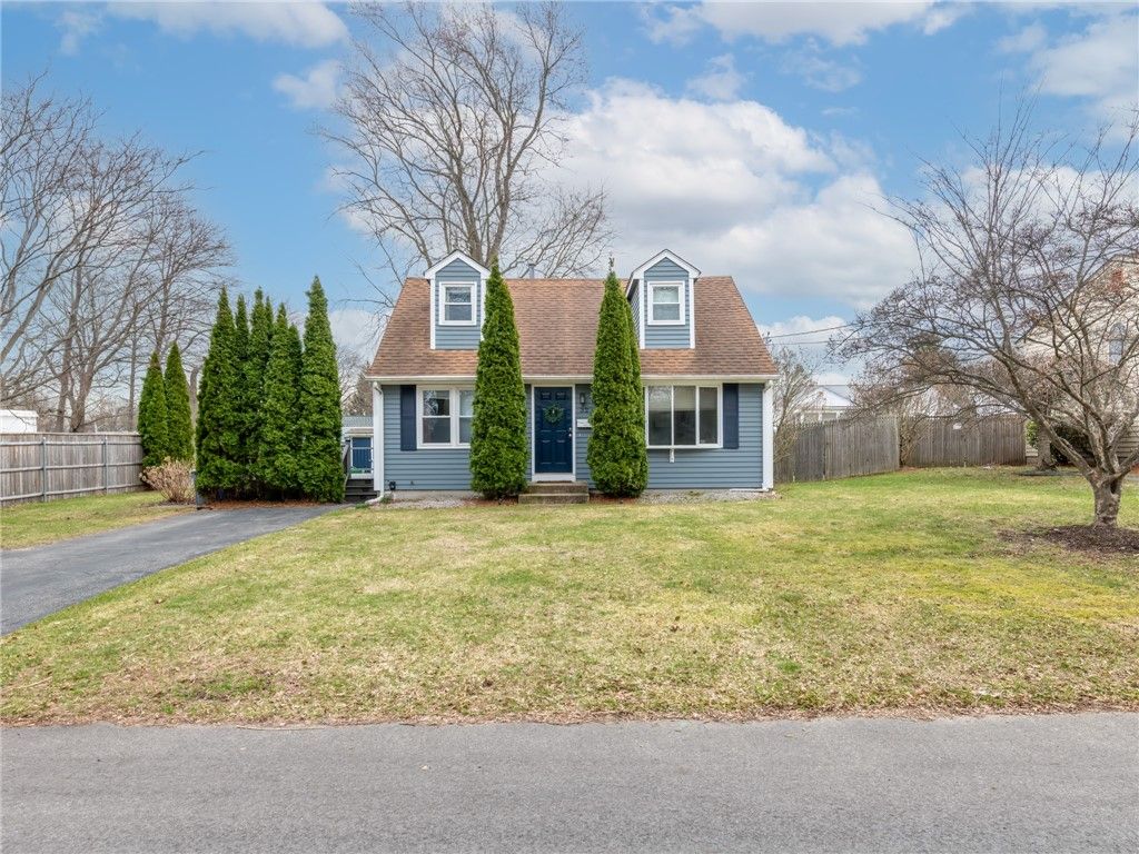 32 Hamlin Avenue, Warwick, RI 02889