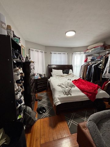 25 Peirce Ave 1, Everett, MA 02149