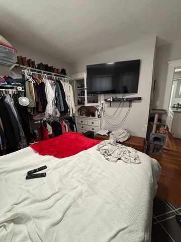 25 Peirce Ave 1, Everett, MA 02149