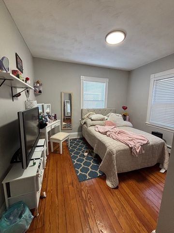 25 Peirce Ave 1, Everett, MA 02149