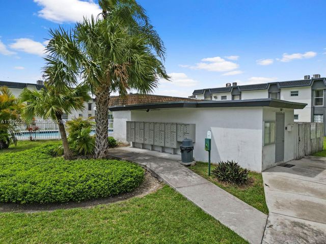 7220 SW 94th Pl G3, Miami, FL 33173