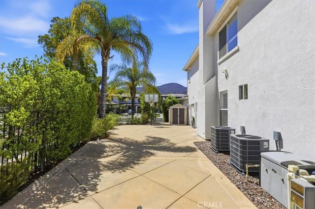 685 Payette Circle, Corona, CA 92881