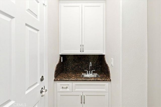 685 Payette Circle, Corona, CA 92881