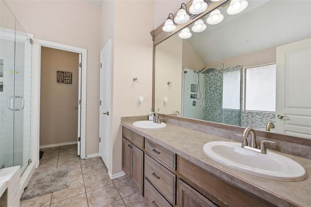 16616 La Paloma Lane, Edmond, OK 73012