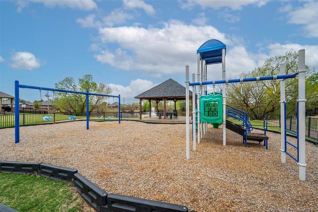 16616 La Paloma Lane, Edmond, OK 73012