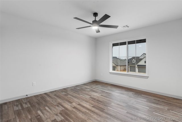 2078 E 136th Place S, Bixby, OK 74008