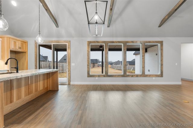 2078 E 136th Place S, Bixby, OK 74008