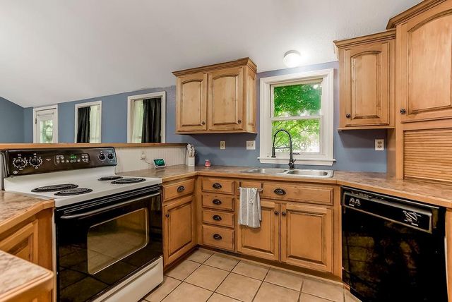 3711 N 67th Street, Kansas City, KS 66104