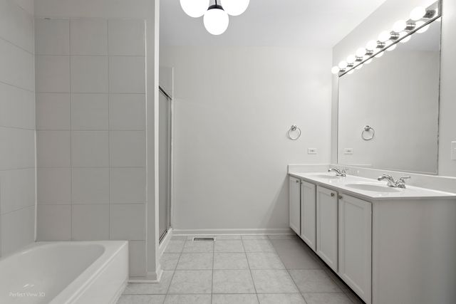 712 S Western Avenue B, Chicago, IL 60612