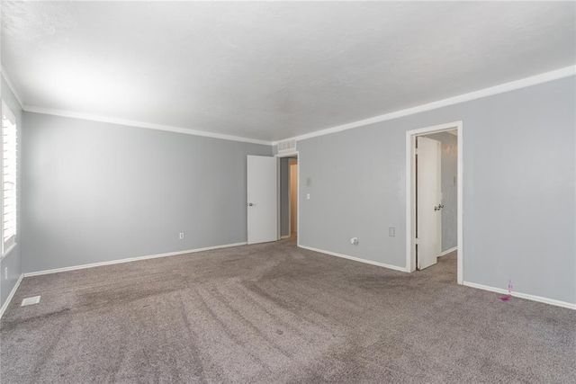 6209 Inland Road, Warr Acres, OK 73132