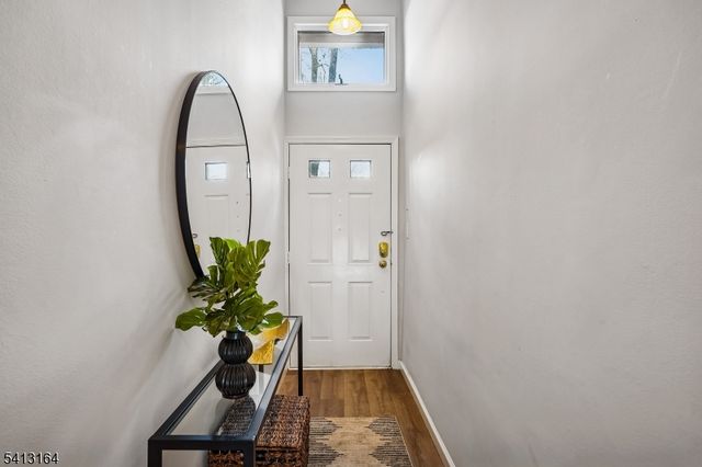 6 Mews Ln, South Orange Village Twp., NJ 07079