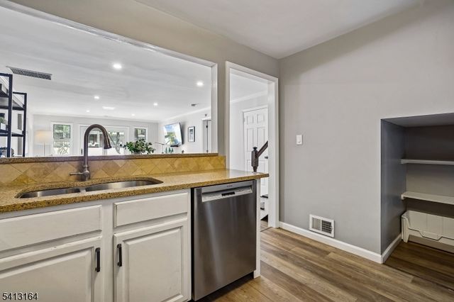 6 Mews Ln, South Orange Village Twp., NJ 07079