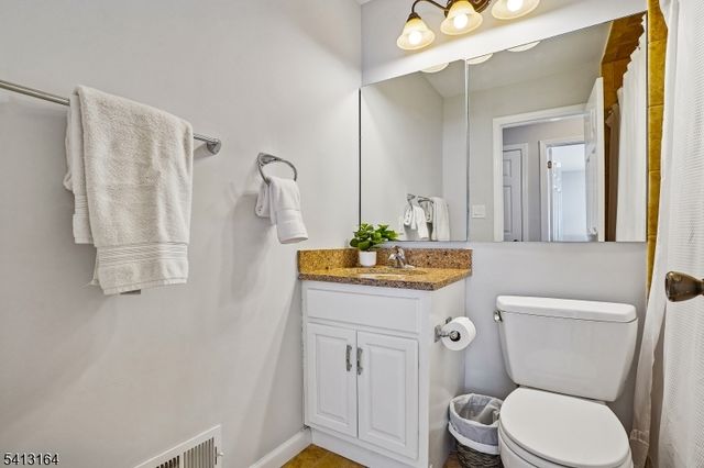 6 Mews Ln, South Orange Village Twp., NJ 07079