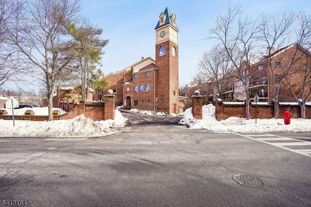 6 Mews Ln, South Orange Village Twp., NJ 07079