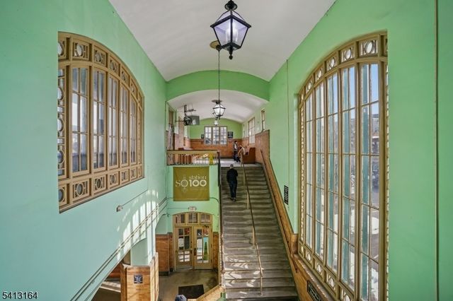 6 Mews Ln, South Orange Village Twp., NJ 07079