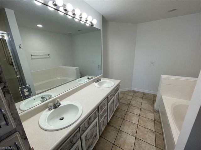 7915 Preserve CIR 217, Naples, FL 34119