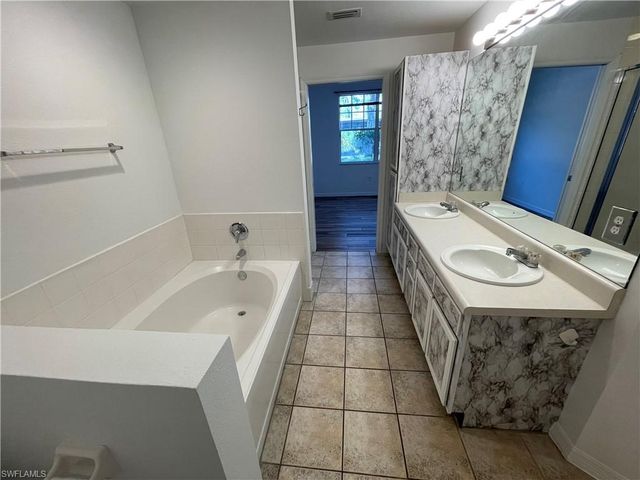 7915 Preserve CIR 217, Naples, FL 34119