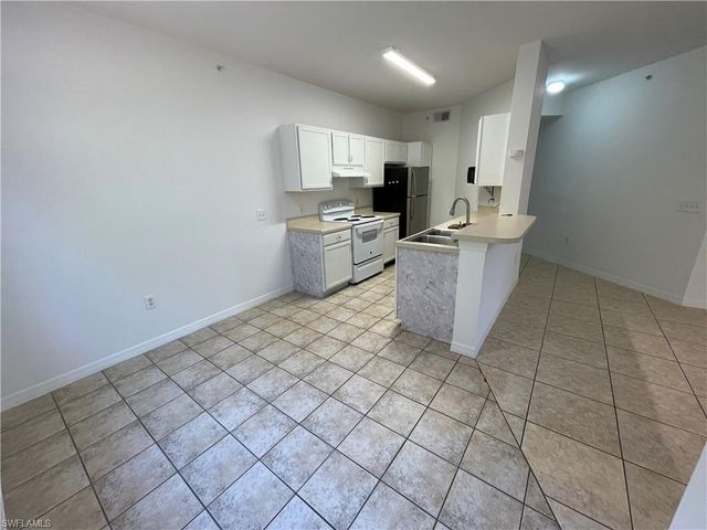 7915 Preserve CIR 217, Naples, FL 34119