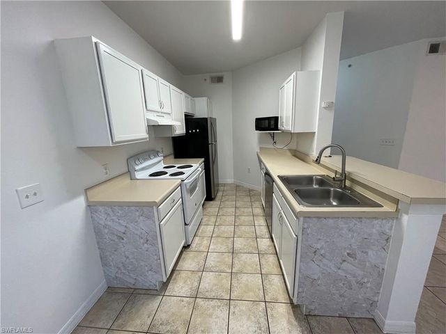 7915 Preserve CIR 217, Naples, FL 34119