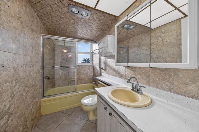 610 NE 12th Avenue 601, Hallandale Beach, FL 33009