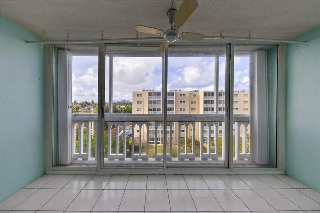 610 NE 12th Avenue 601, Hallandale Beach, FL 33009