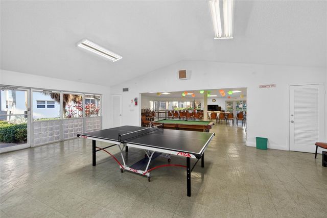 610 NE 12th Avenue 601, Hallandale Beach, FL 33009