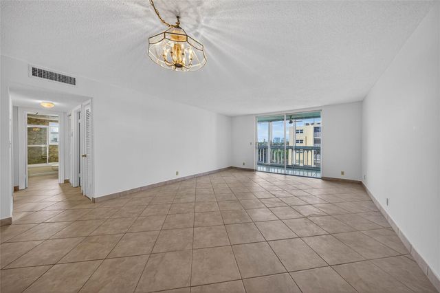 610 NE 12th Avenue 601, Hallandale Beach, FL 33009