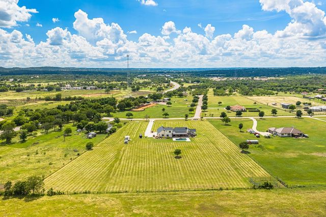 115 Tracks Trail, Center Point, TX 78010