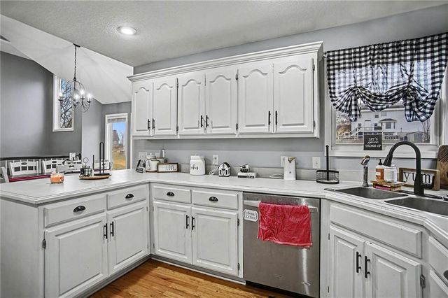 5504 Long View Drive, St Joseph, MO 64503