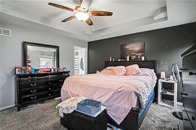 5504 Long View Drive, St Joseph, MO 64503