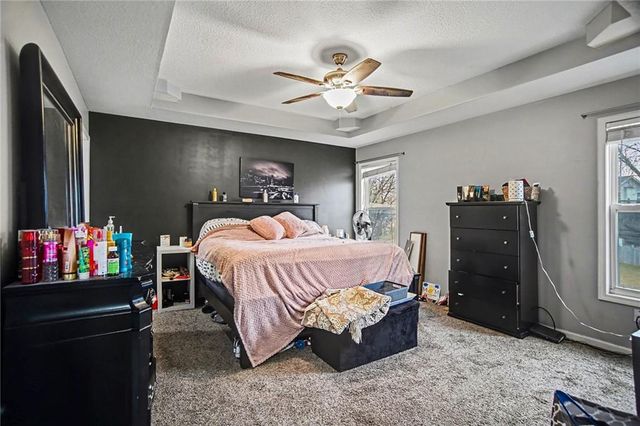 5504 Long View Drive, St Joseph, MO 64503