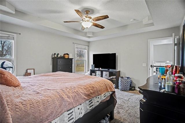 5504 Long View Drive, St Joseph, MO 64503