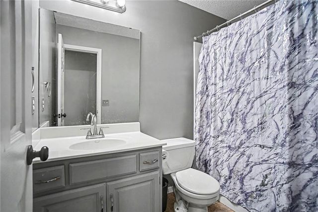 5504 Long View Drive, St Joseph, MO 64503