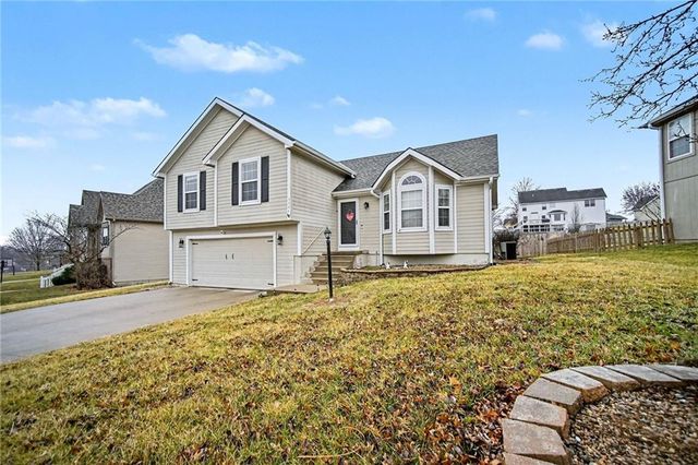 5504 Long View Drive, St Joseph, MO 64503