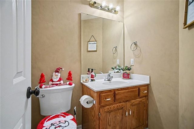 5504 Long View Drive, St Joseph, MO 64503