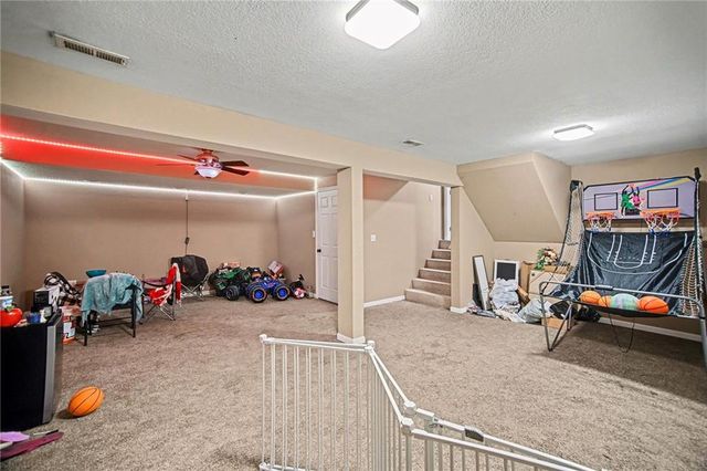 5504 Long View Drive, St Joseph, MO 64503