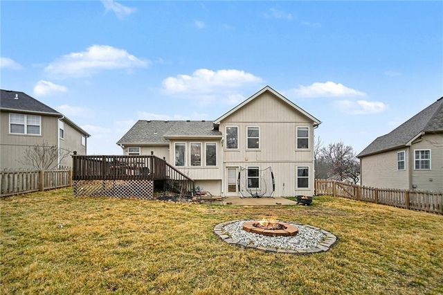 5504 Long View Drive, St Joseph, MO 64503