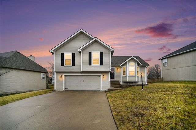 5504 Long View Drive, St Joseph, MO 64503