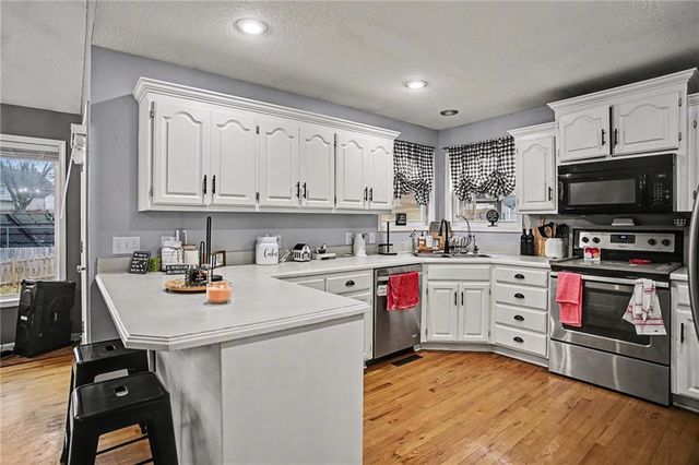 5504 Long View Drive, St Joseph, MO 64503