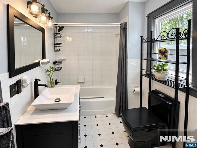 34 Hudson Avenue, Maplewood, NJ 07040